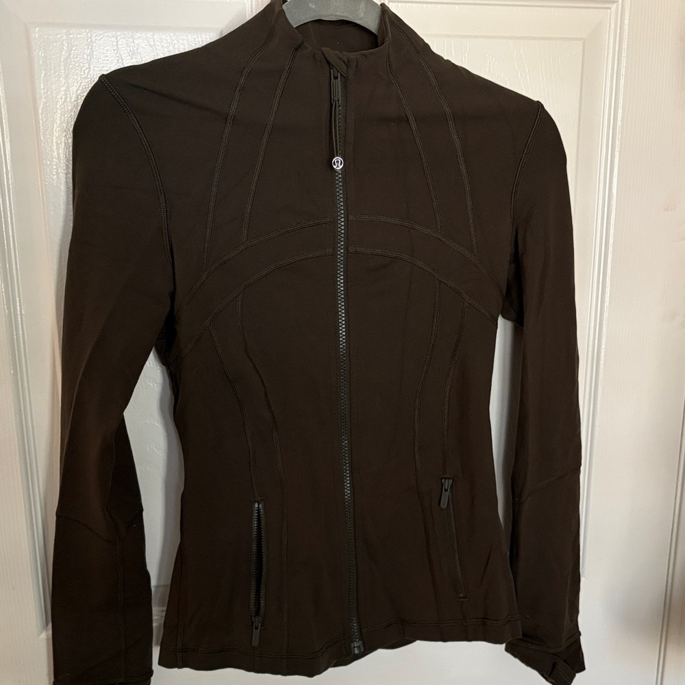 Women's olive green lululemon define  Jacket size 4